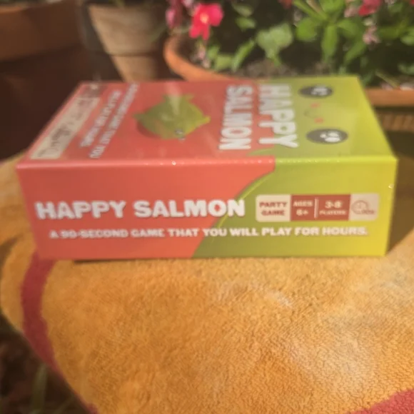 Happy Salmon Card Game - Picture 3 of 4